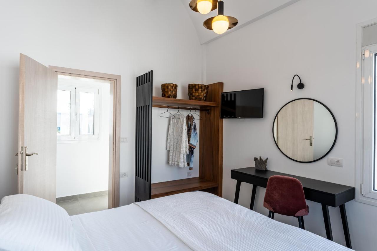 Thira Gold Suites Fira  Extérieur photo